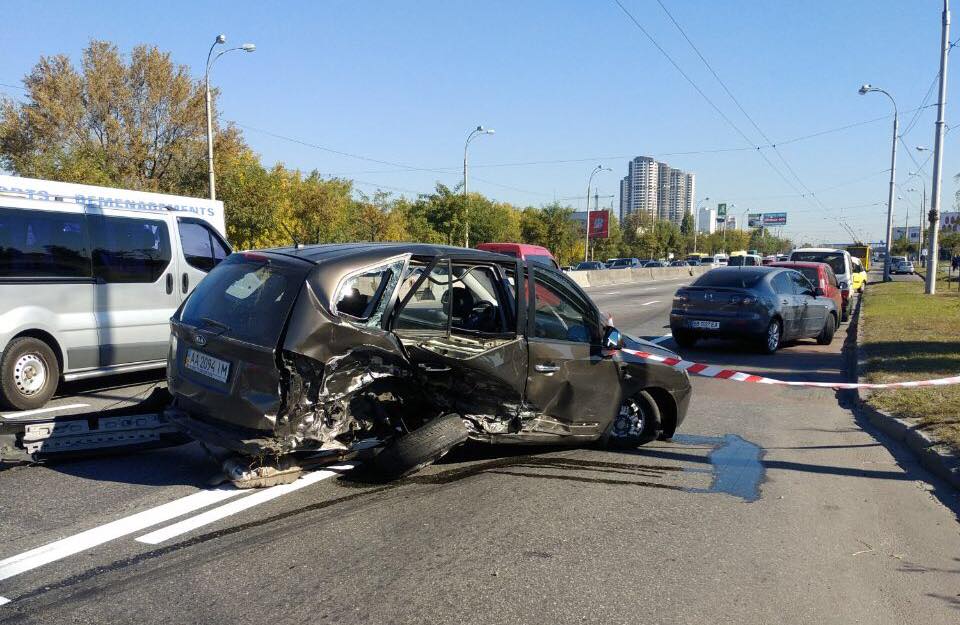 Столкнулись два автомобиля